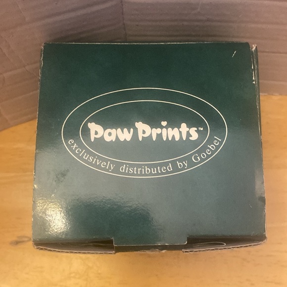 Goebel vintage beau bears paw prints Basil bear figure Has box about 3 in - Picture 5 of 6